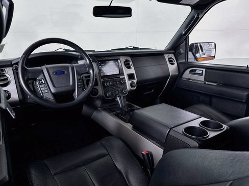 Used 2016 Ford Expedition XLT w/ Equipment Group 202A AWD/4WD image 30