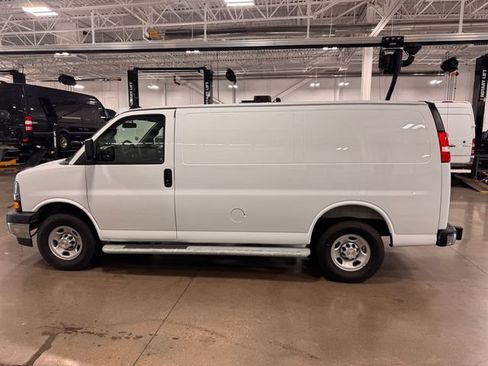 Used 2025 Chevrolet Express 2500 w/ Driver Convenience Package RWD image 8