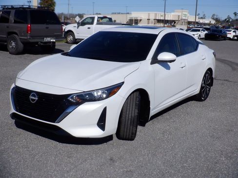 Used 2024 Nissan Sentra SV w/ SV Premium Package image 20