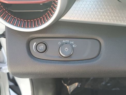 New 2026 Chevrolet Trax RS w/ Sunroof Package image 23