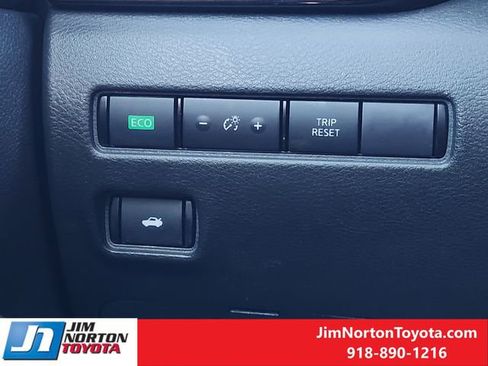 Used 2024 Nissan Sentra SV image 24