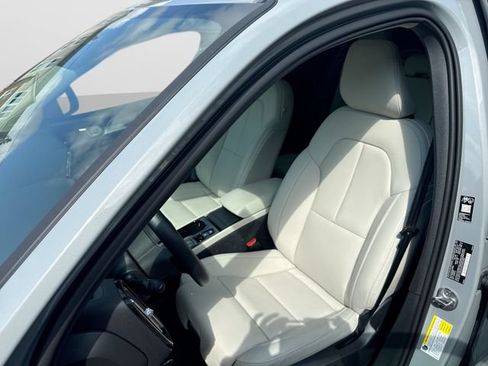 Certified 2026 Volvo XC40 B5 Plus AWD/4WD image 16