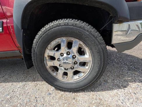 Used 2005 Chevrolet Silverado 2500 LS AWD/4WD image 19
