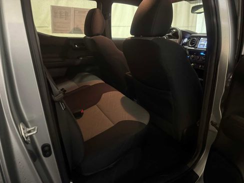 Certified 2022 Toyota Tacoma TRD Off-Road image 25