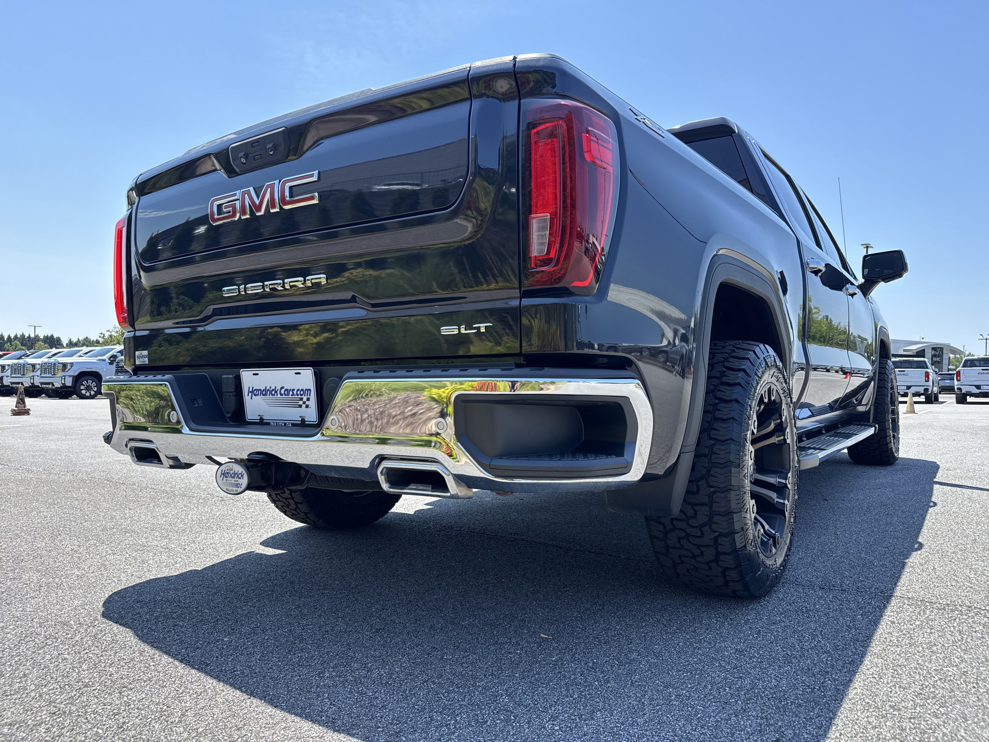 Used 2022 GMC Sierra 1500 SLT w/ SLT Premium Plus Package AWD/4WD image 10