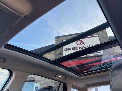 Used 2020 GMC Terrain SLT w/ Preferred Package image 16