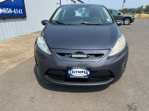 Used 2013 Ford Fiesta SE FWD image 3