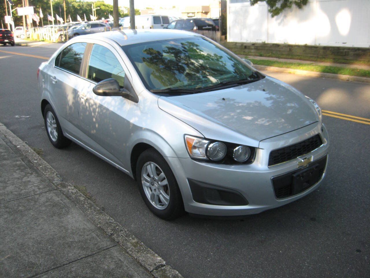 Used 2016 Chevrolet Sonic LT FWD image 2