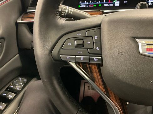 Used 2022 Cadillac Escalade Premium Luxury AWD/4WD image 18