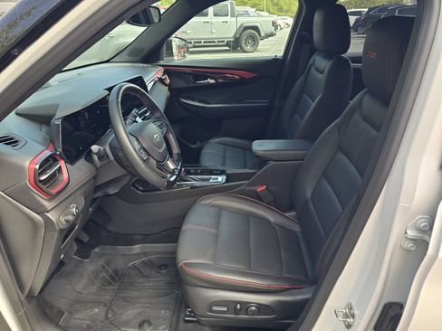 Used 2024 Chevrolet TrailBlazer RS w/ Convenience Package FWD image 11