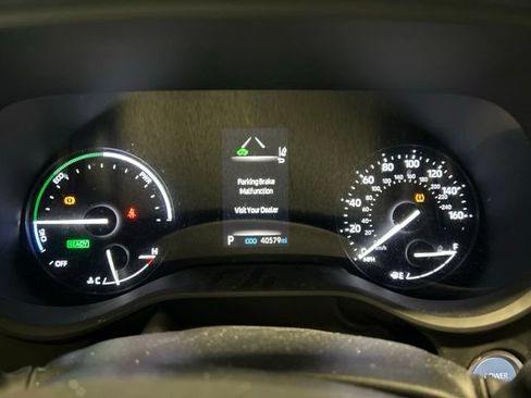 Used 2023 Toyota Sienna XLE FWD image 15
