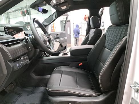 New 2025 GMC Sierra EV Denali image 17