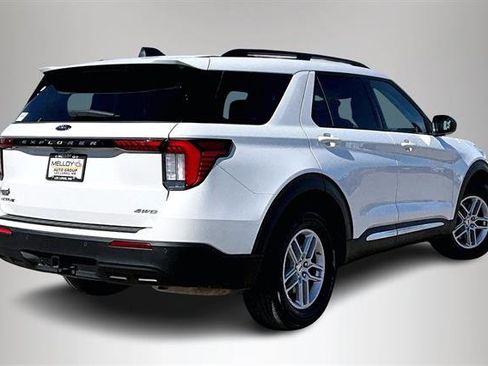 Used 2025 Ford Explorer Active image 6