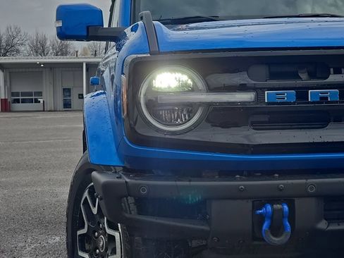 Used 2022 Ford Bronco Outer Banks AWD/4WD image 9
