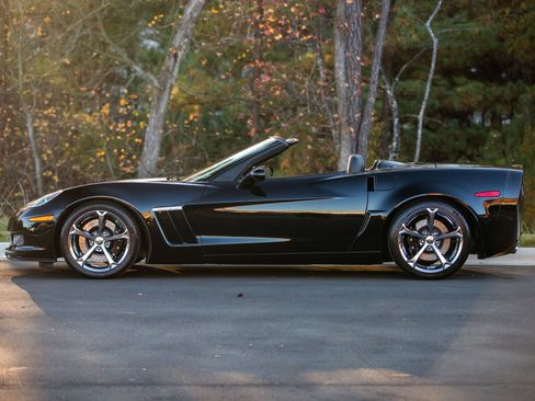Used 2010 Chevrolet Corvette Grand Sport w/ Preferred Equipment Group image 6