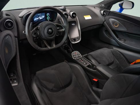 Used 2019 McLaren 600LT RWD image 7
