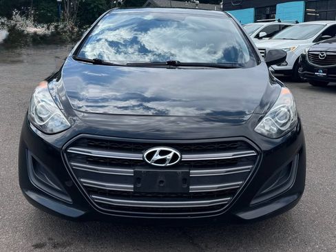 Used 2017 Hyundai Elantra GT FWD image 8