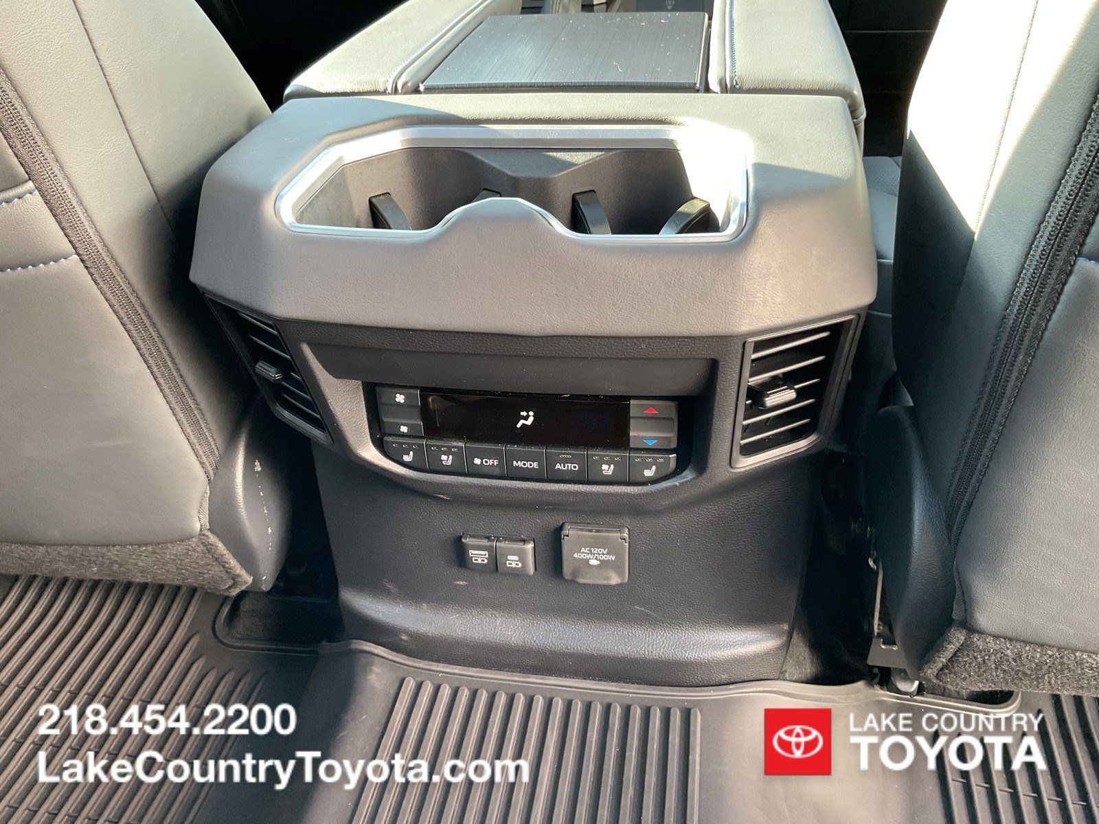 Used 2025 Toyota Sequoia Platinum AWD/4WD image 20