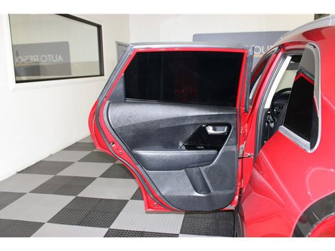 Used 2022 Kia Niro EX image 13