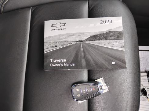 Used 2023 Chevrolet Traverse LT w/ LPO, Floor Liner Package image 38