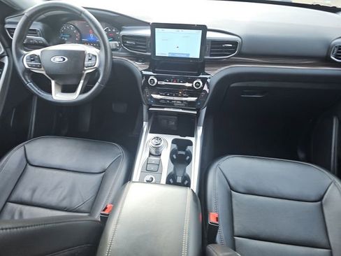 Used 2022 Ford Explorer Limited image 19