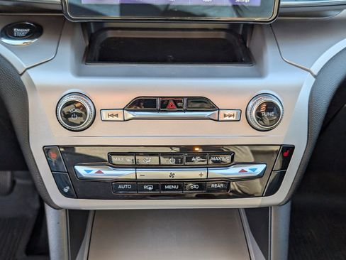 Certified 2022 Ford Explorer XLT w/ Equipment Group 202A image 28