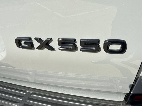 Used 2026 Lexus GX 550 w/ Accessory Package (2T) AWD/4WD image 12