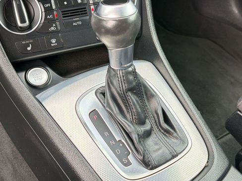 Used 2018 Audi Q3 2.0T Premium w/ Convenience Package FWD image 19