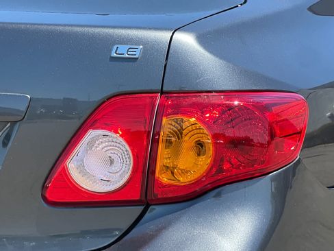 Used 2010 Toyota Corolla LE FWD image 29