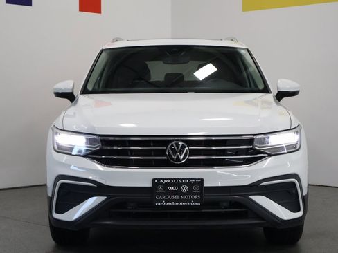 Used 2022 Volkswagen Tiguan SE w/ Panoramic Sunroof Package image 7