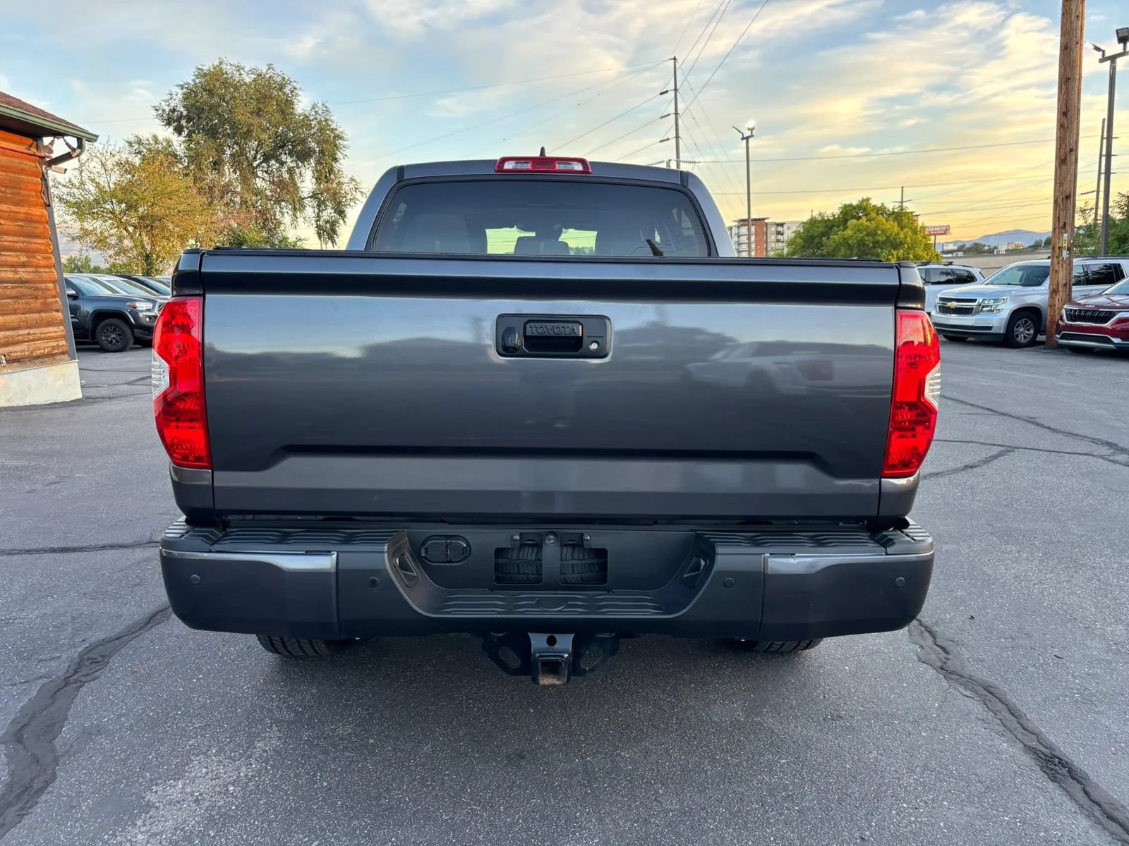 Used 2021 Toyota Tundra Limited w/ Limited Premium Package AWD/4WD image 6