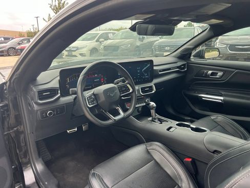 Used 2025 Ford Mustang GT Premium RWD image 16