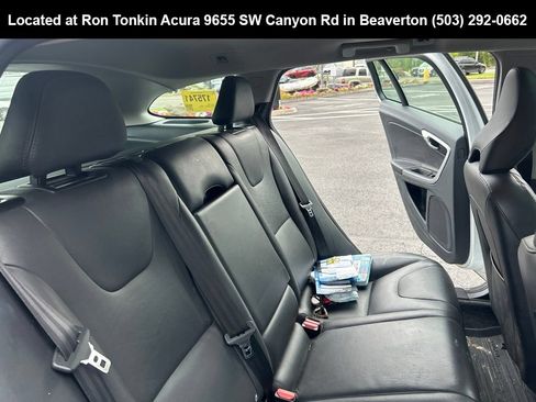 Used 2016 Volvo V60 T5 Premier FWD image 12