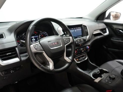 Used 2024 GMC Terrain SLT image 17