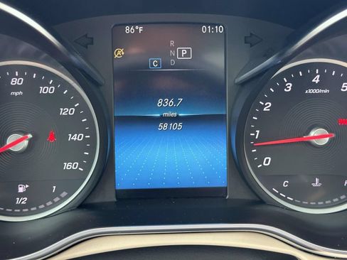 Used 2021 Mercedes-Benz GLC 300 4MATIC image 23