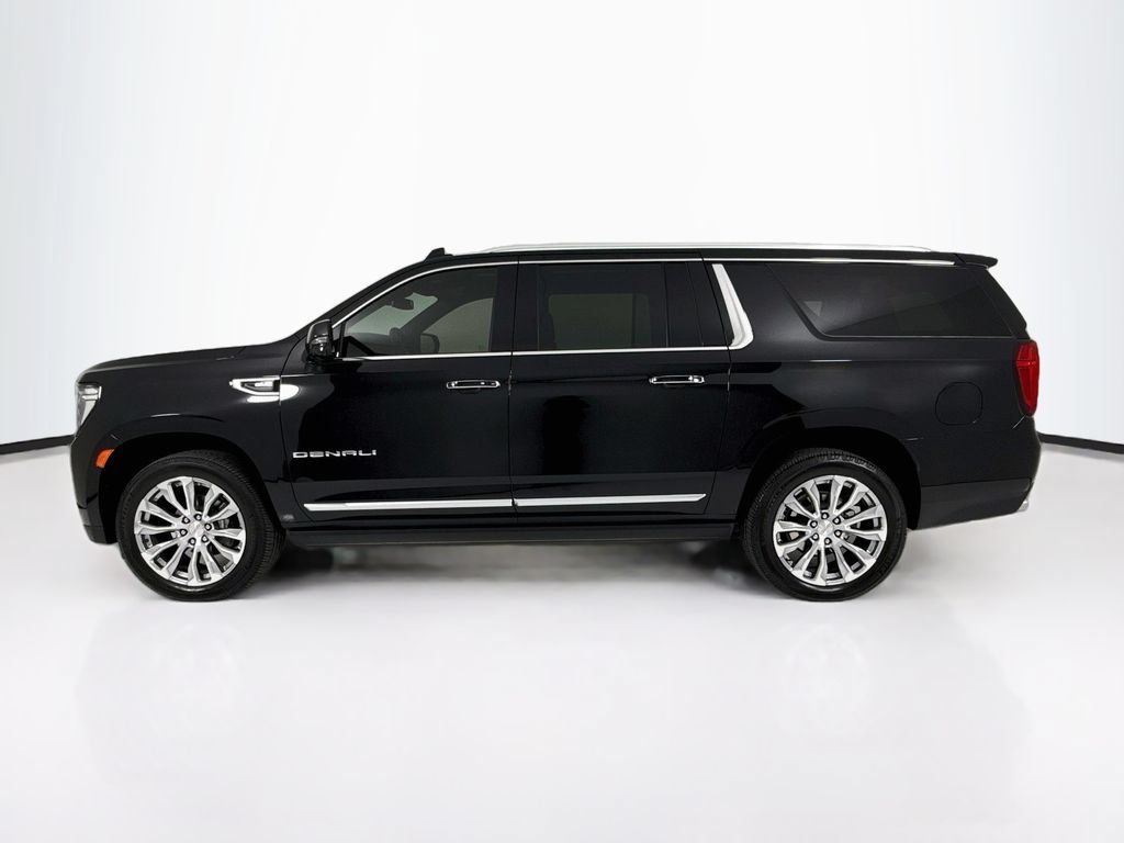 Used 2023 GMC Yukon XL Denali w/ LPO, Floor Liner Package AWD/4WD image 2