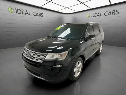 Used 2018 Ford Explorer XLT w/ Equipment Group 201A FWD image 1