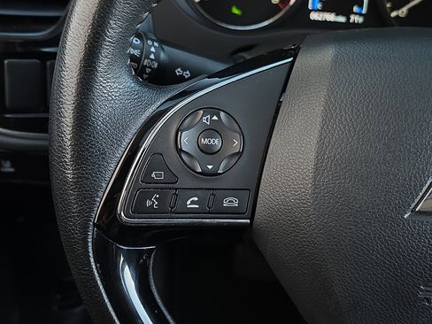 Used 2020 Mitsubishi Outlander LE image 15