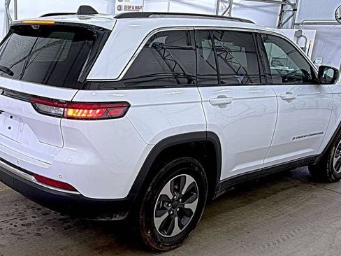 Used 2022 Jeep Grand Cherokee Limited 4xe w/ Luxury Tech Group II AWD/4WD image 6