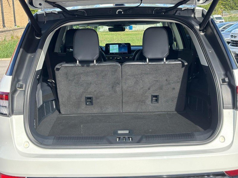 Certified 2026 Lincoln Aviator Reserve AWD/4WD image 9