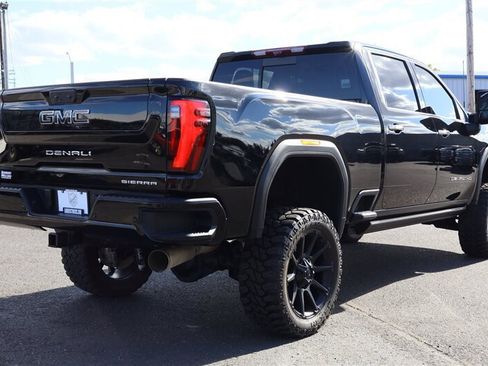 Used 2025 GMC Sierra 2500 Denali Ultimate AWD/4WD image 5