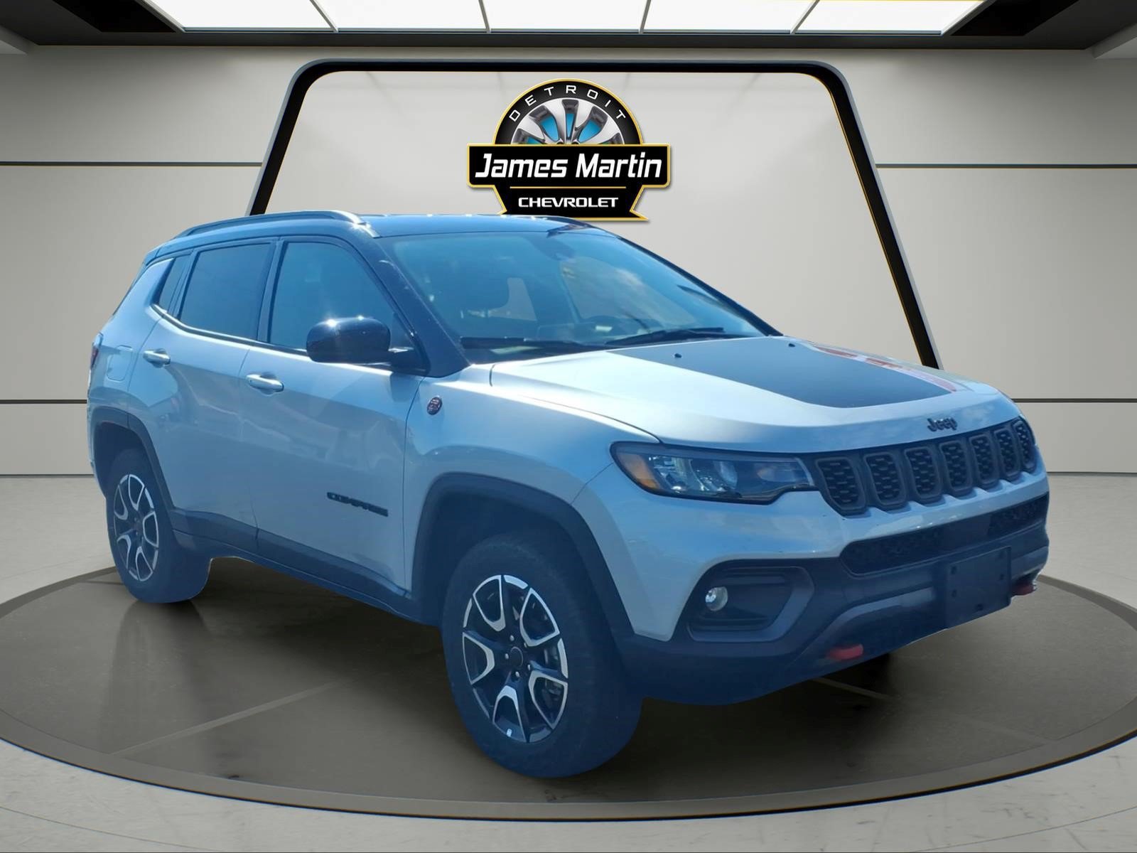 Used 2025 Jeep Compass Trailhawk AWD/4WD image 3