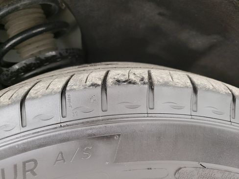 Used 2023 GMC Acadia SLT w/ Elevation Edition image 5