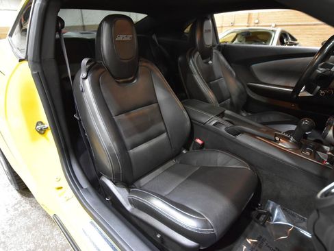 Used 2010 Chevrolet Camaro SS w/ RS Package RWD image 32