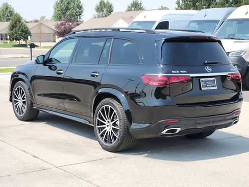 Used 2025 Mercedes-Benz GLS 450 4MATIC image 11