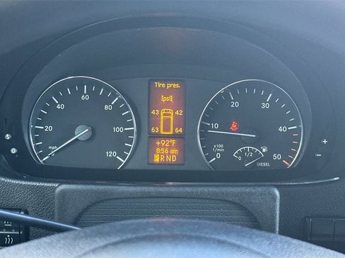 Used 2016 Mercedes-Benz Sprinter 2500 image 28