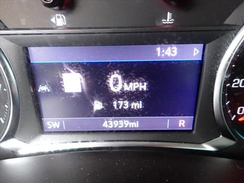 Used 2023 Chevrolet Equinox RS w/ RS Leather Package image 27