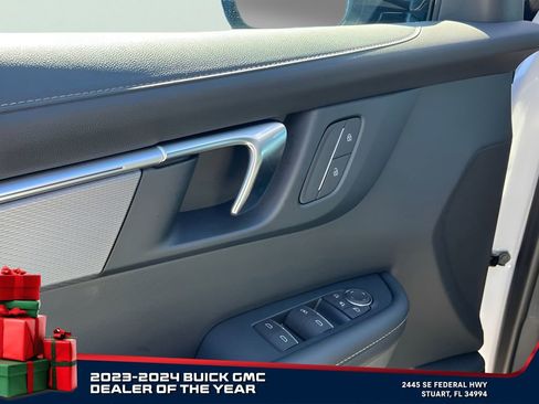 New 2025 Buick Enclave Sport Touring w/ Super Cruise Package image 23