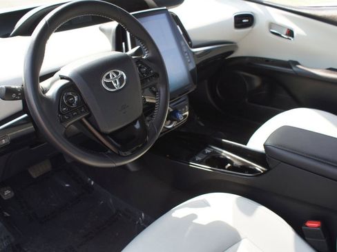 Used 2021 Toyota Prius Prime XLE image 14