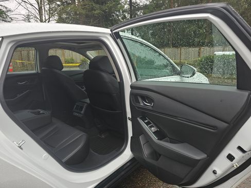 Used 2024 Honda Accord Touring image 12